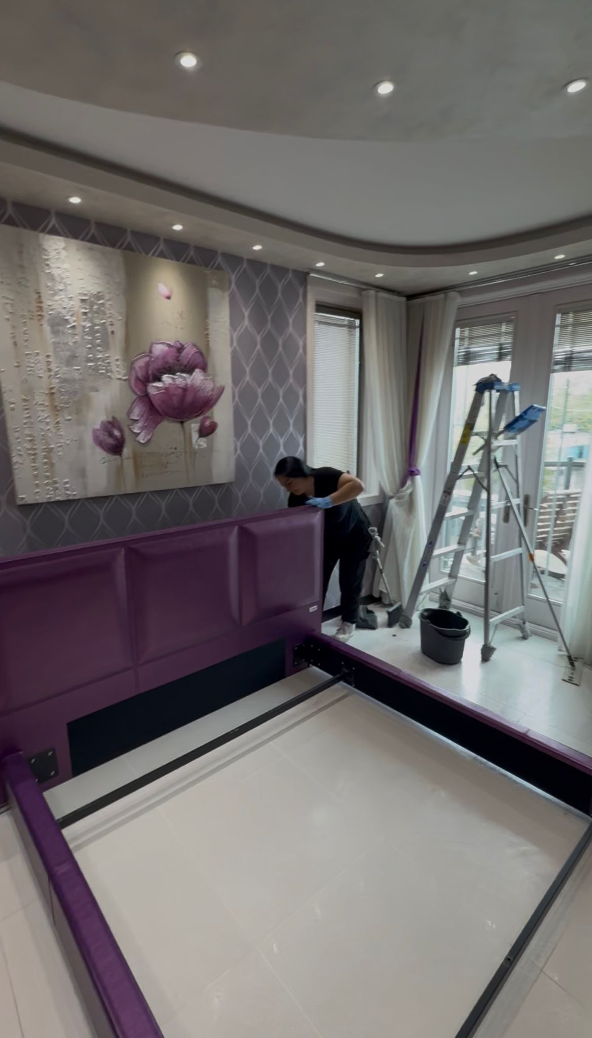 Deep cleaning service in a residential room
